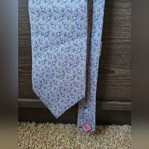 New England Vineyard Vines Men's Tie Martha's Vineyard Theme